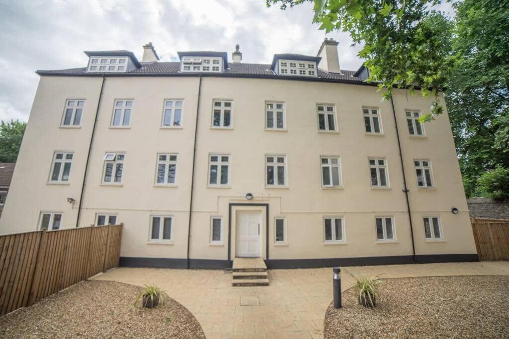 Champion Court Two Bedroom Flat Бристоль Экстерьер фото